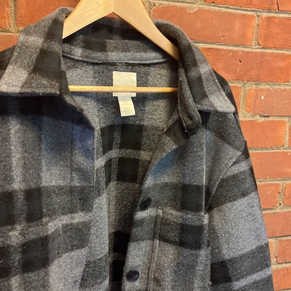 H&M Plaid Shacket - Picture 2 of 3